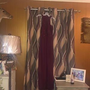 Formal dress that looks good on everyone.